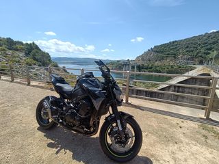 Kawasaki Z900 Negra A2 (2024)