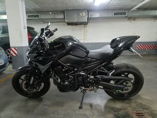 Kawasaki Z900 Negra A2 (2024)