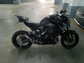 Kawasaki Z900 Negra A2 (2024)