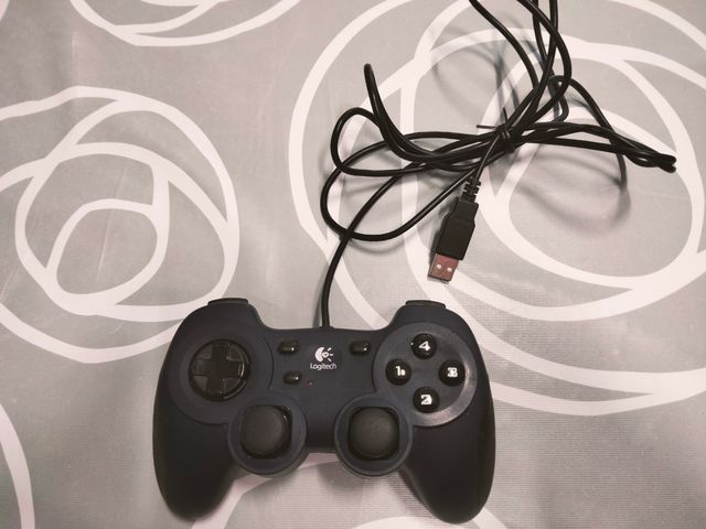 Mando Gamer Logitech