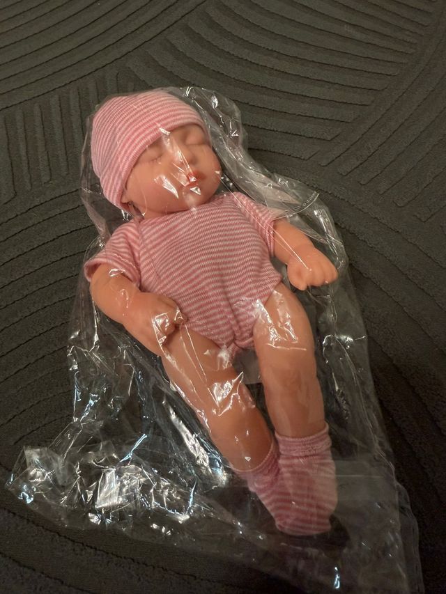 Adorable mini muñeca Reborn realista recién nacida