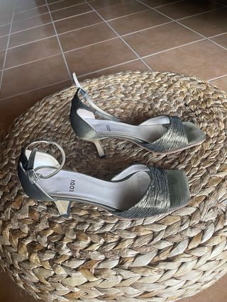 Sandalias Lodi grises con hebilla