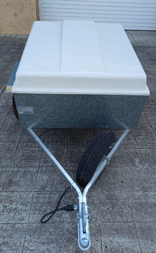 Remolque Comanche con papeles. Venta en persona.