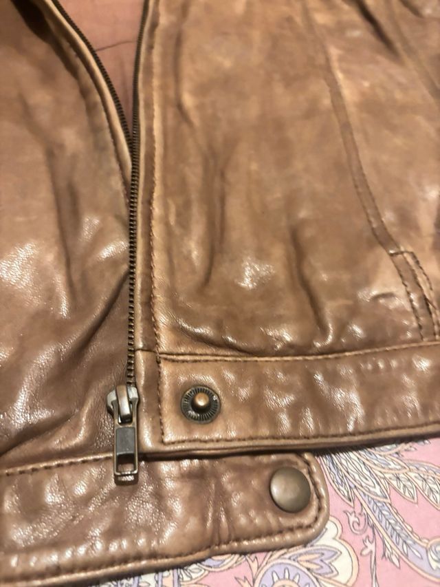 Cazadora de Piel Marrón
