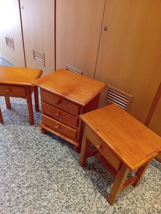Cajonera de madera con 3 cajones