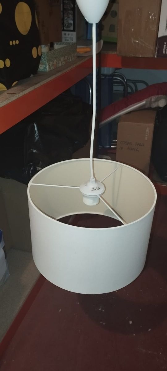 Lámpara de techo de tela color beige claro