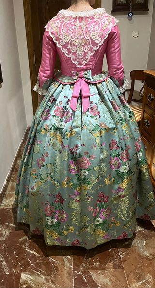 Traje de Fallera