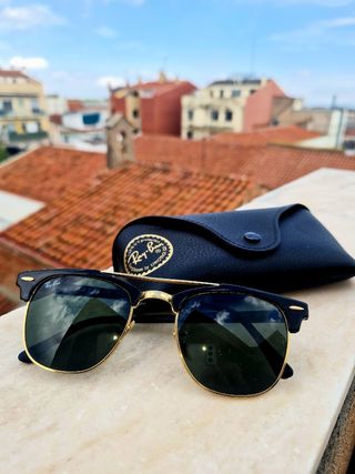 Gafas de sol Ray-Ban Clubmaster Negras.