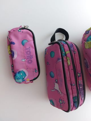 Mochila y dos estuches Totto gatitos