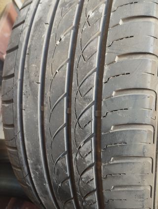 Neumático Radial E105