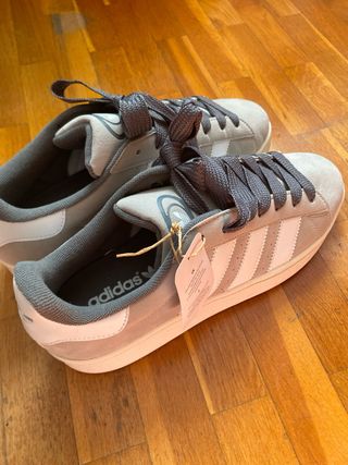 Adidas Campus Grises y Blancas Sin Estrenar