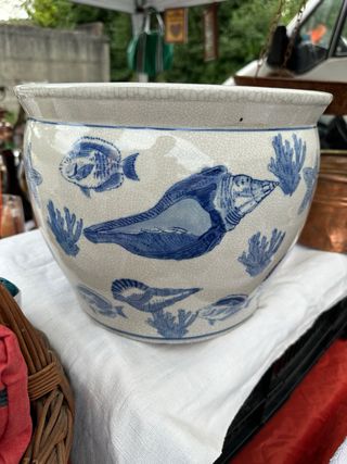 Vaso ceramica decorato con conchiglie e pesci