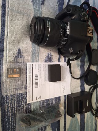 Cámara Digital Canon EOS 1300D Kit casi nueva