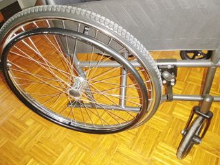 Sedia a rotelle pieghevole