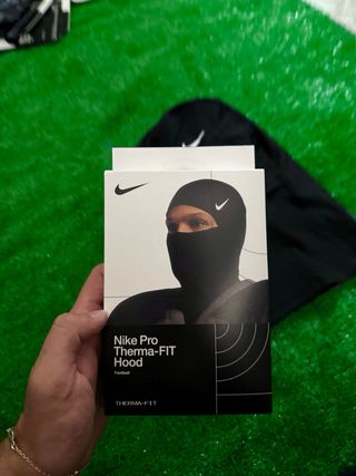 Nike Pro Therma-FIT Hood Hyperwarm Negro