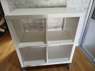 Mueble 4 cubos con ruedas