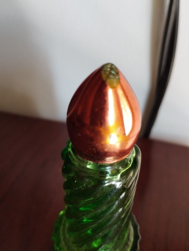 Frasco de perfume antiguo verde