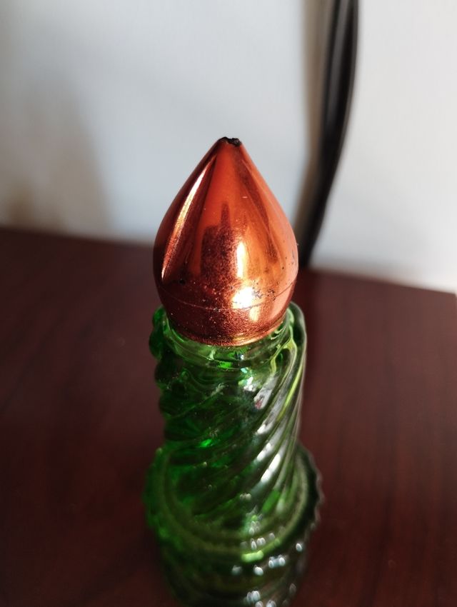 Frasco de perfume antiguo verde