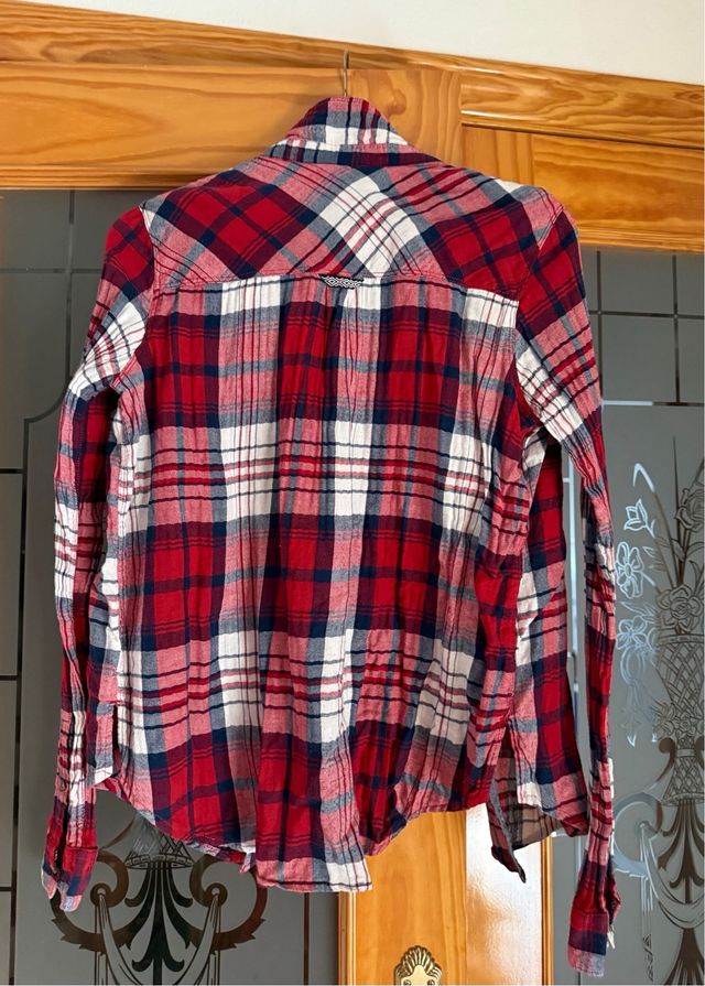 Camisa de cuadros roja y azul