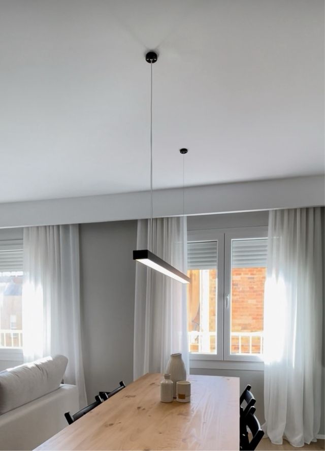 Lampada da soffitto lineare nera