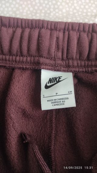 Pantalón chándal Nike marrón con bolsillos