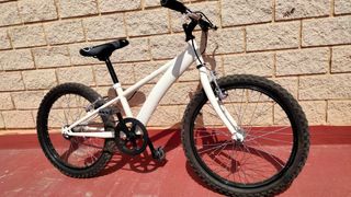 Bicicleta BH niño o niña de 20" en muy buen estado