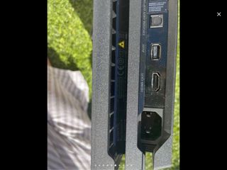PS4 Pro Negra + 4 Juegos FIFA