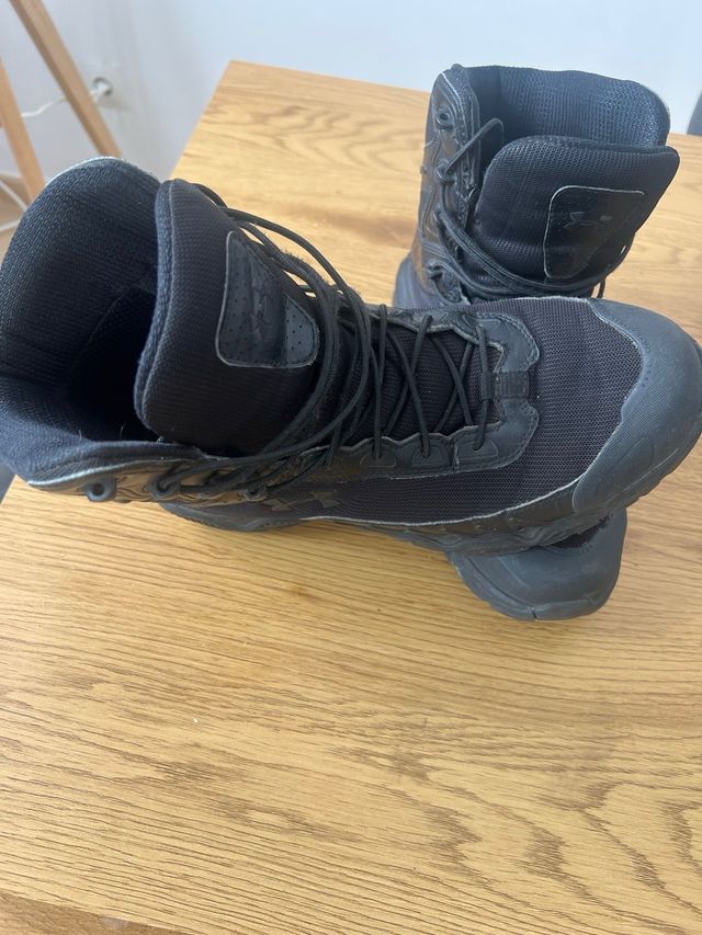 Botas Under Armour Valsetz Negras, talla 46,5