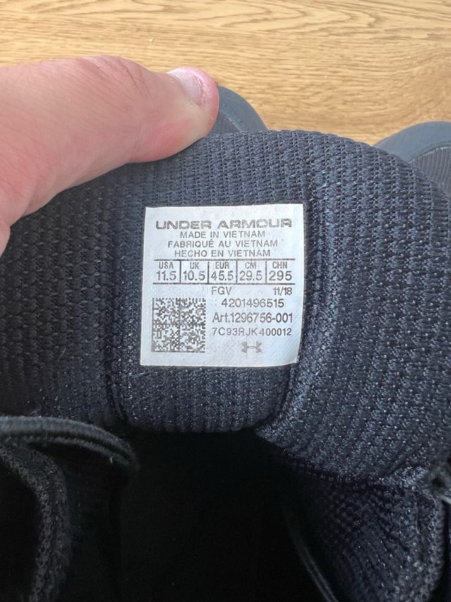 Botas Under Armour Valsetz Negras, talla 46,5