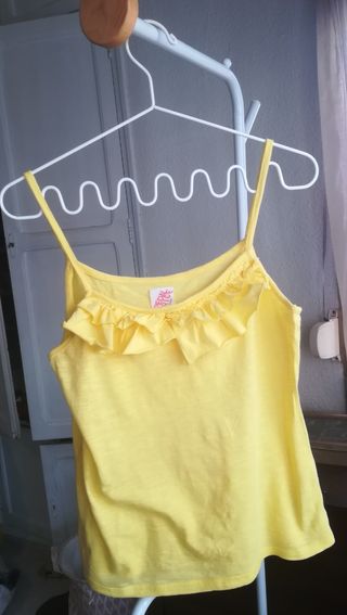 Camiseta Zara amarilla con volantes