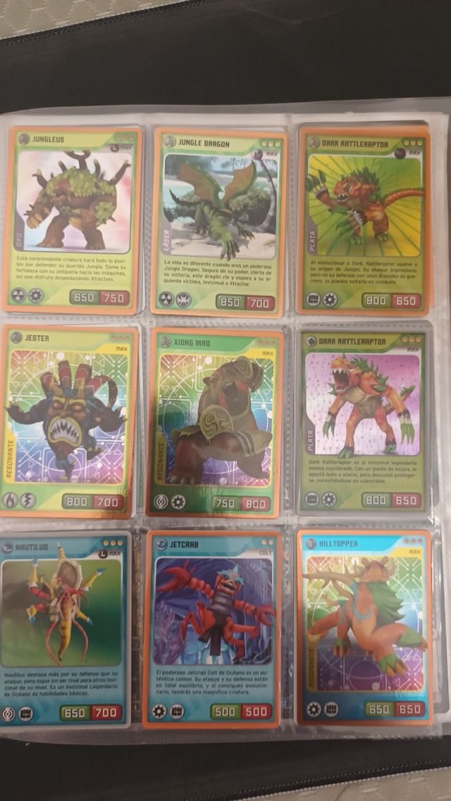 Álbum y cartas Invizimals Nueva Alianza