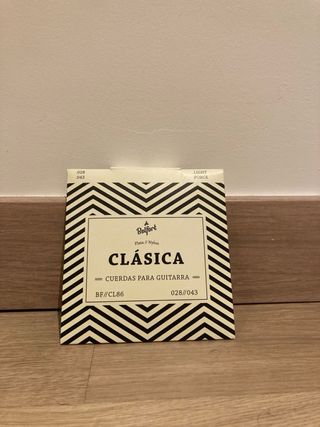 Guitarra Clásica con Funda