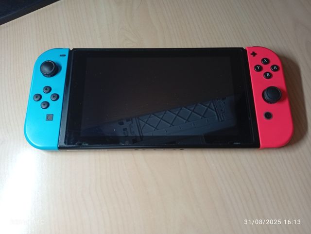 Nintendo Switch Azul y Rojo
