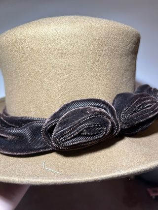 Sombrero de lana marrón