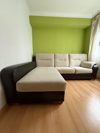 Sofá de 3 plazas de muy buena calidad!!