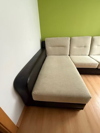 Sofá de 3 plazas de muy buena calidad!!