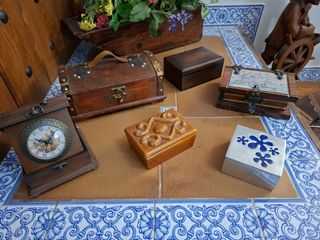 Cajas decorativas de madera y metal