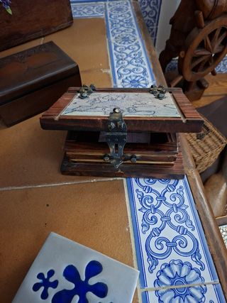 Cajas decorativas de madera y metal