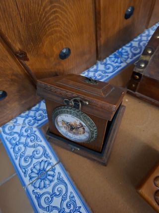 Cajas decorativas de madera y metal