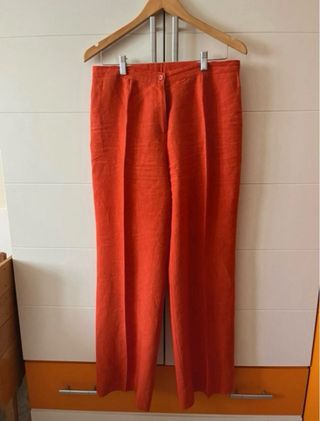 Traje rojo anaranjado de lino