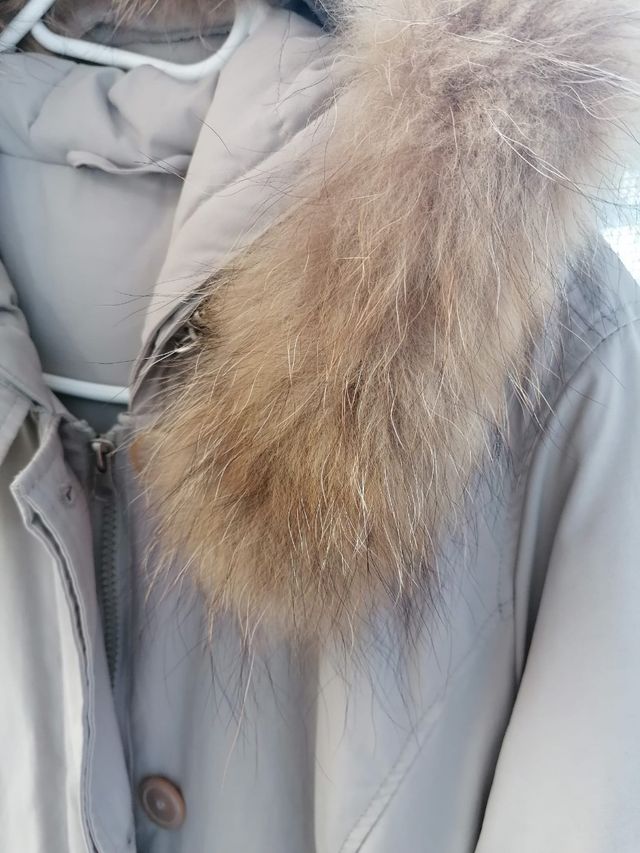 Cappotto piuma beige con cappuccio