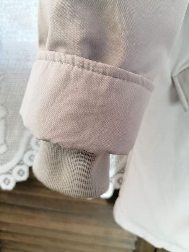 Cappotto piuma beige con cappuccio