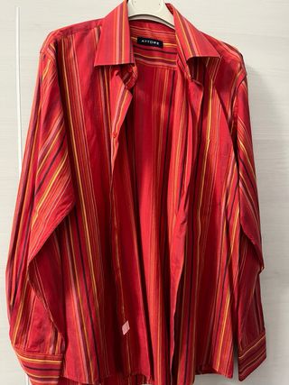 Camicia a righe rosse e gialle