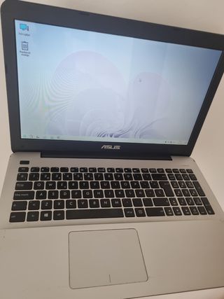 Portátil Asus i3 12GB RAM Plata