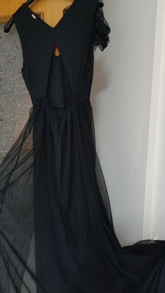 Abito nero lungo con dettaglio floreale