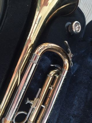 Trompeta Jupiter con funda