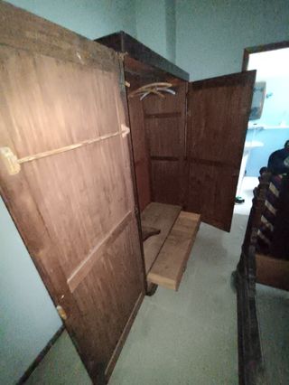 Armario clásico vintage madera maciza