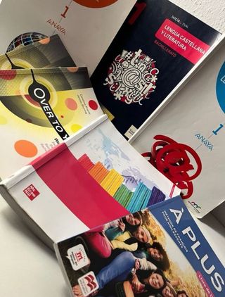 Libros de 1°Bachillerato Social IES Cotes Baixes