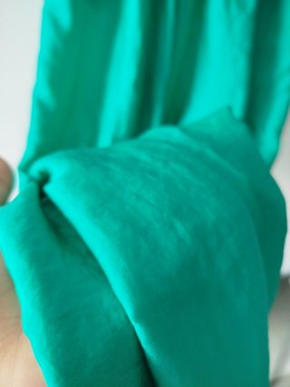 Falda satén verde Mango Talla S