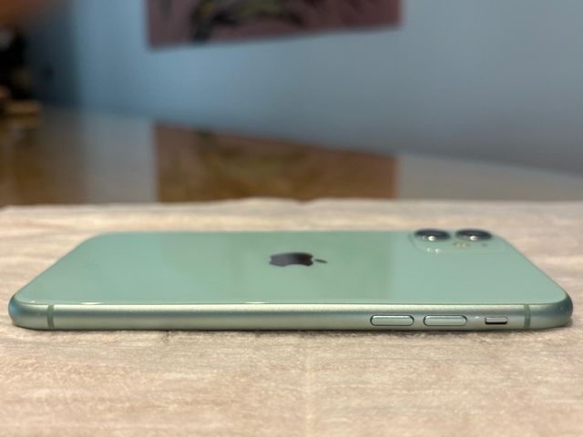 iPhone 11 64GB Verde Agua, Como nuevo. Negociable.
